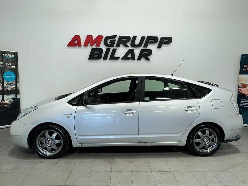Begagnad Toyota Prius 112 HK (82 kW) 2007 Silver Halvkombi