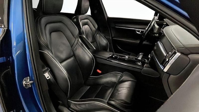 Begagnad Volvo V90 R-Design 303 HK (222 kW) 2020 Blå Kombi