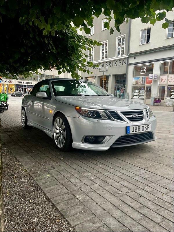 Silver Begagnad 2009 Saab 9-3 Cabriolet Aero Cab | 300 000 kr - Bild 1/4