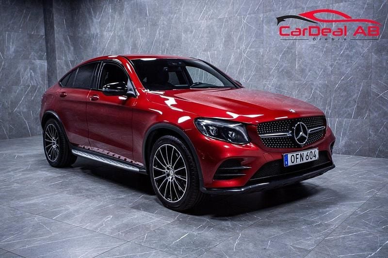 Röd Begagnad 2016 Mercedes GLC250 AMG Sportkupé | 299 700 kr (Bra pris) - Bild 1/4