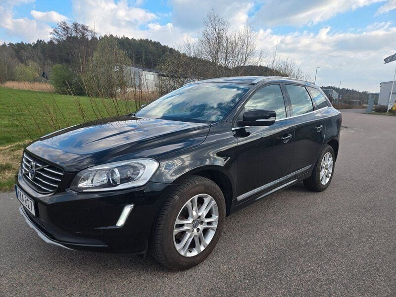 Svart Begagnad 2016 Volvo XC60 Summum SUV | 189 900 kr (Bra pris) - Bild 1/4