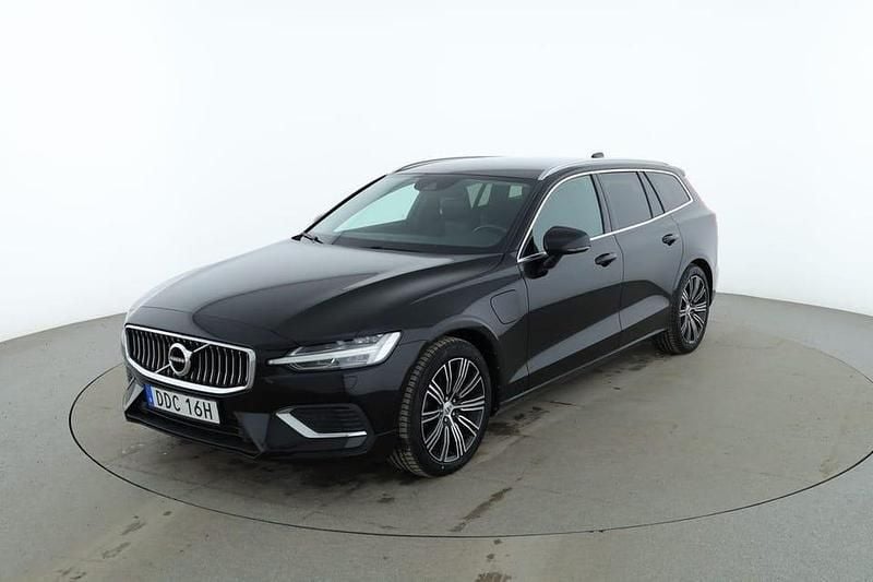 Svart Begagnad 2021 Volvo V60 Inscription Kombi | 295 000 kr - Bild 1/4