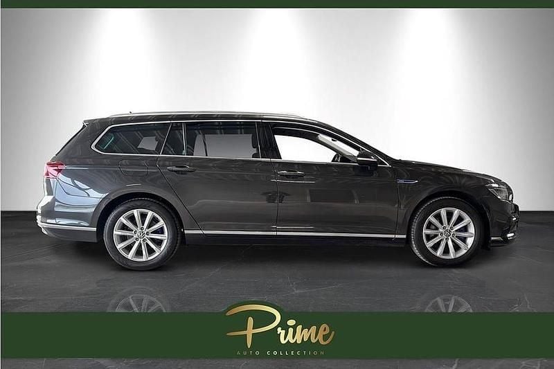 Begagnad VW Passat Business 218 HK (160 kW) 2020 Grå Kombi