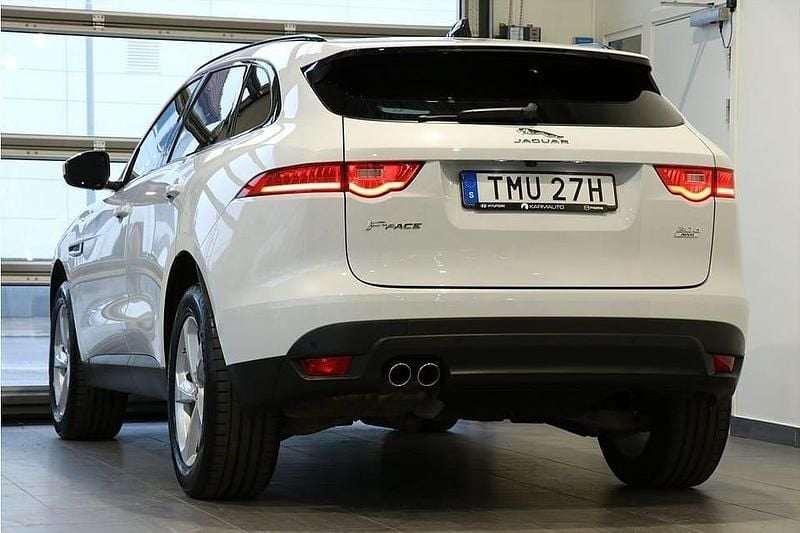 Begagnad Jaguar F-Pace 180 HK (132 kW) 2020 Vit SUV