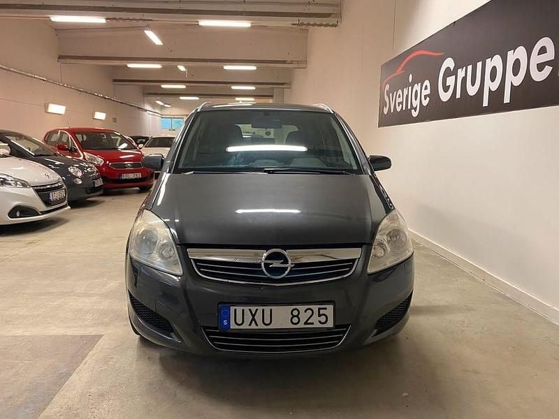 Begagnad Opel Zafira 94 HK (69 kW) 2009 Grå Minibuss