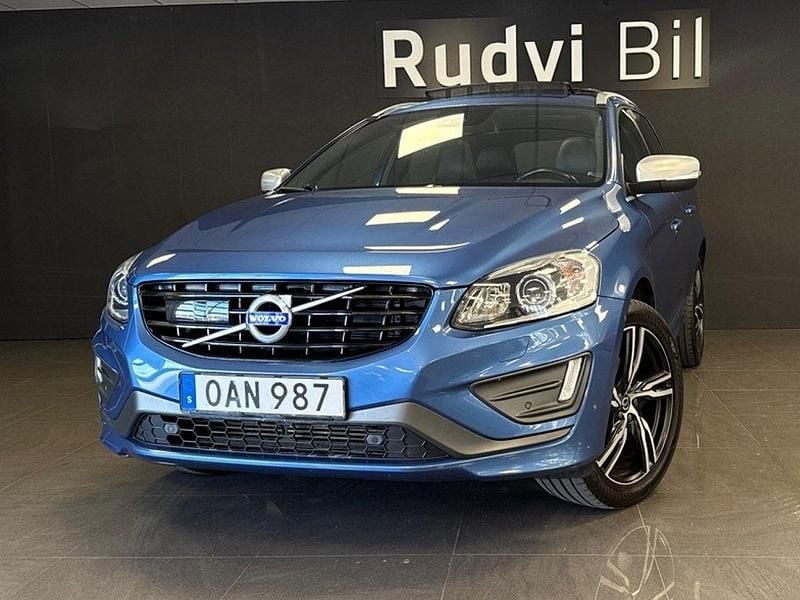 Blå Begagnad 2017 Volvo XC60 R-Design SUV | 269 900 kr (Lite dyr) - Bild 1/4