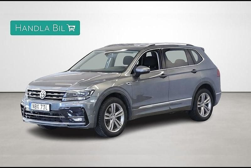 Grå Begagnad 2018 VW Tiguan Allspace R-line SUV | 309 900 kr (Marknadspris) - Bild 1/4