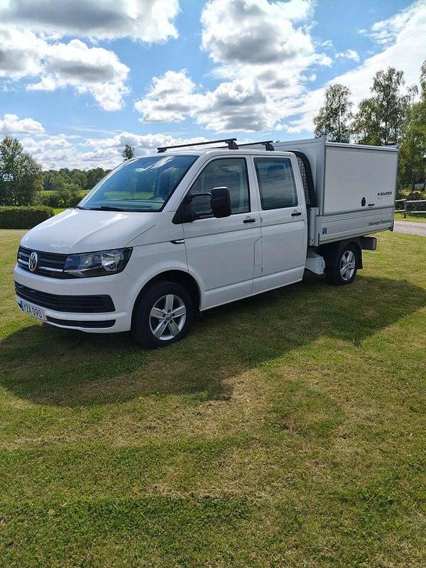 Vit Begagnad 2018 VW T6 Van | 375 000 kr - Bild 1/4