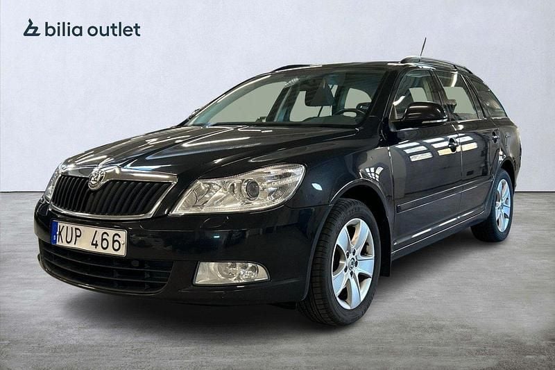 Svart Begagnad 2010 Skoda Octavia Elegance Kombi | 44 900 kr (Marknadspris) - Bild 1/3