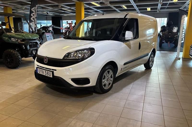 Vit Begagnad 2019 Fiat Doblò Minibuss | 99 900 kr (Superpris) - Bild 1/4