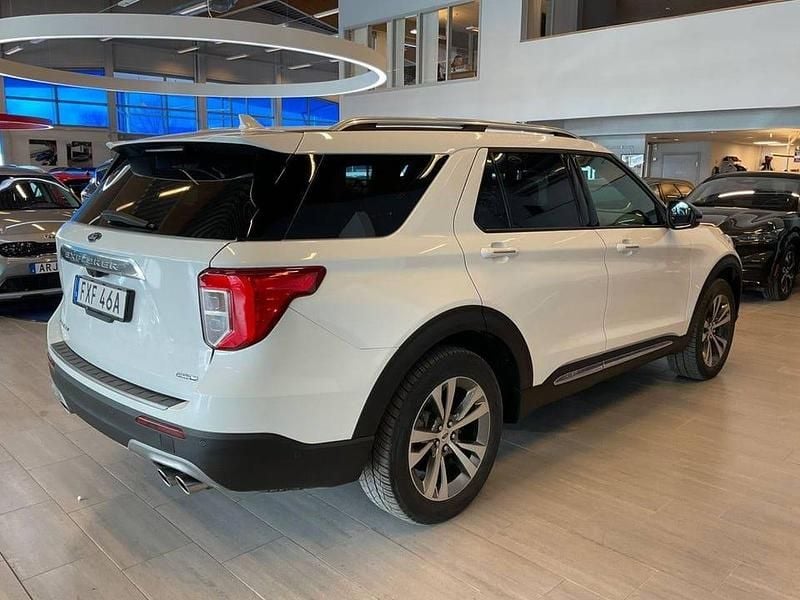 Begagnad Ford Explorer Hybrid Platinum 457 HK (336 kW) 2020 Vit SUV