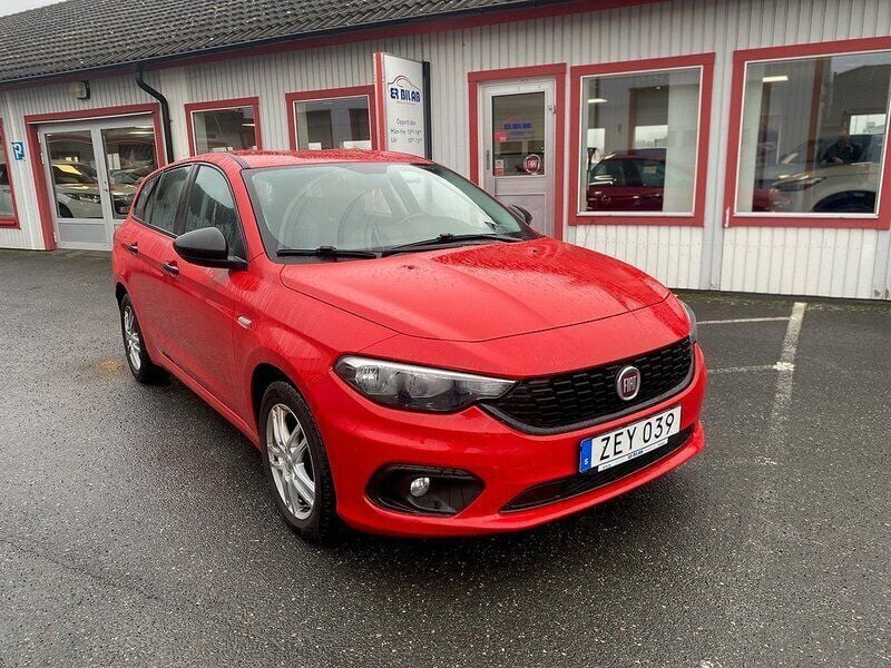 Begagnad Fiat Tipo 96 HK (70 kW) 2018 Röd Kombi