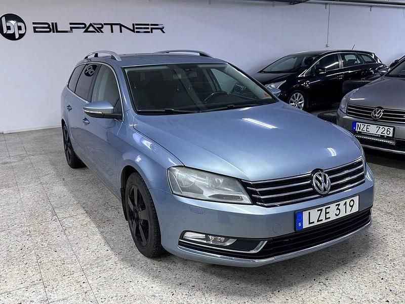 Begagnad VW Passat 140 HK (102 kW) 2011 Ljusgrå Kombi