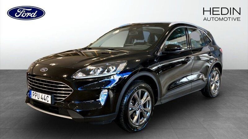 Svart (black) Begagnad 2021 Ford Kuga Titanium SUV | 244 900 kr (Bra pris) - Bild 1/4
