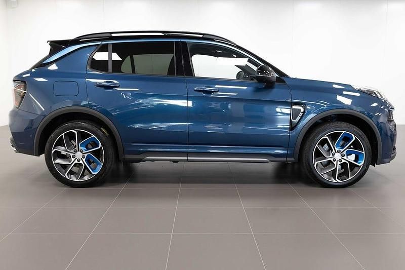 Begagnad Lynk & Co 01 262 HK (192 kW) 2023 Blå SUV
