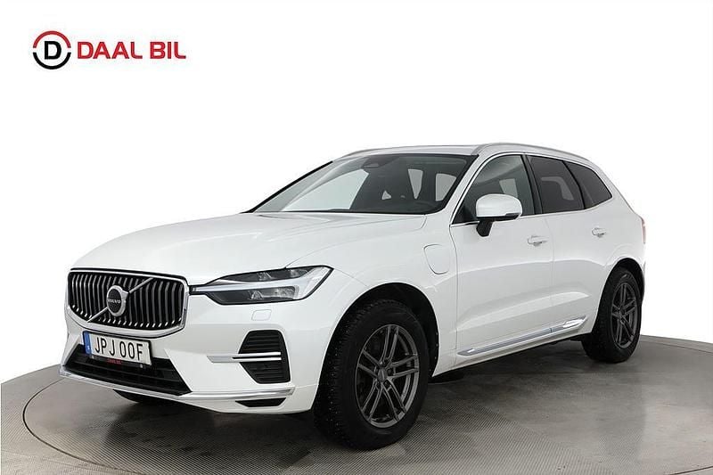 Begagnad Volvo XC60 Core 350 HK (257 kW) 2022 Vit SUV
