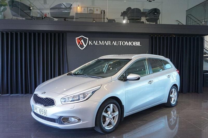 Grå Begagnad 2013 Kia Ceed Sportswagon Comfort Kombi | 59 900 kr (Marknadspris) - Bild 1/2