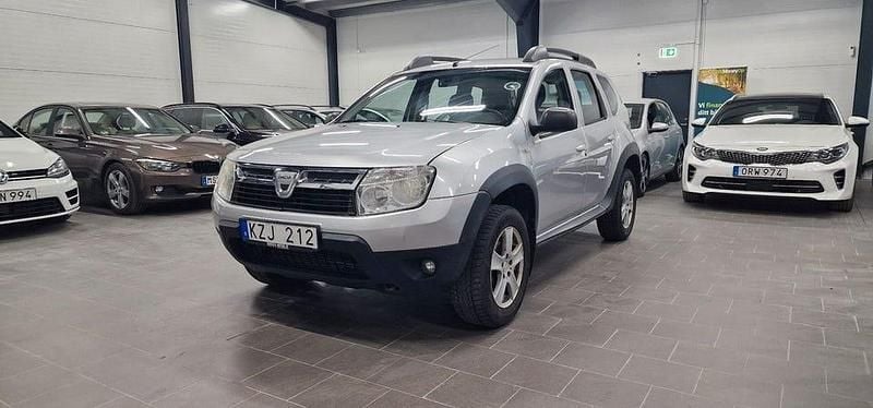 Silver Begagnad 2011 Dacia Duster SUV | 44 900 kr (Bra pris) - Bild 1/4