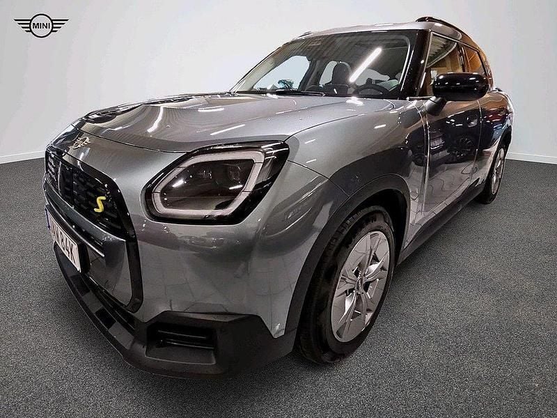 Grön Begagnad 2024 Mini Countryman SUV | 449 900 kr - Bild 1/4