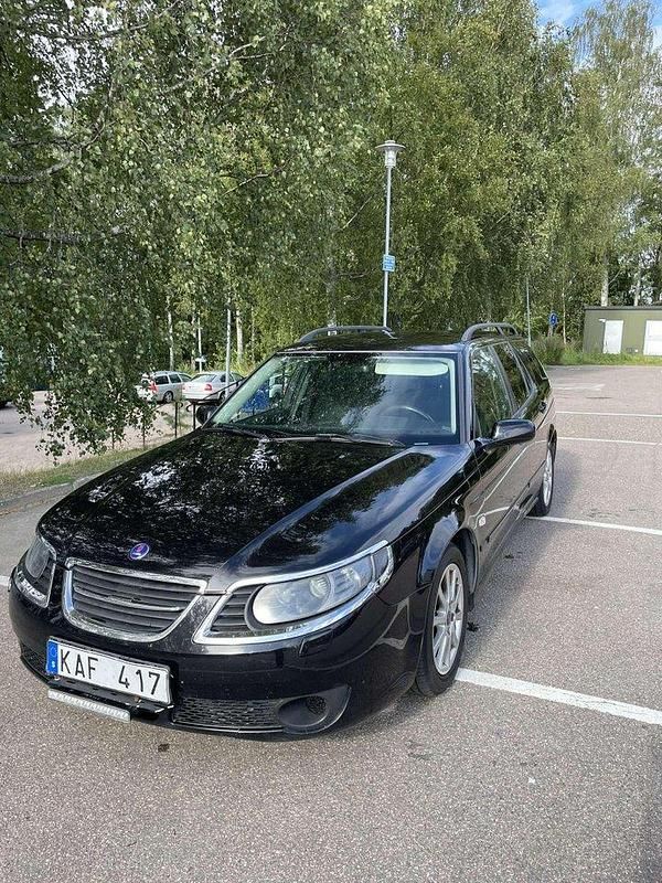 Svart Begagnad 2008 Saab 9-5 Kombi | 27 000 kr (Lite dyr) - Bild 1/4