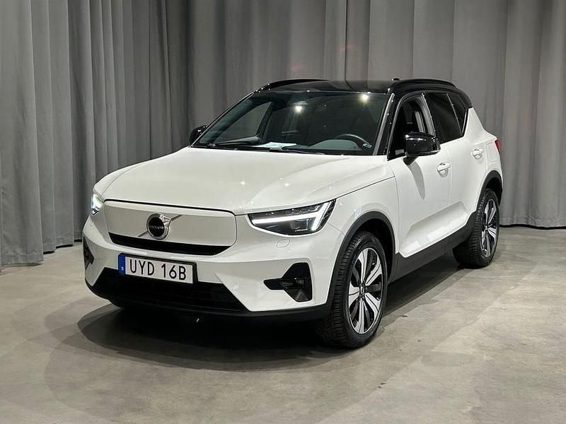 Vit Begagnad 2022 Volvo XC40 Plus SUV | 339 000 kr (Superpris) - Bild 1/4