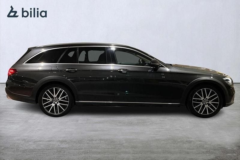 Begagnad Mercedes E220 All-Terrain 203 HK (149 kW) 2023 Grå Kombi