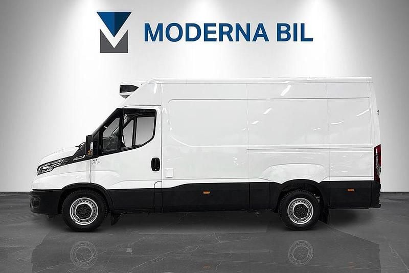 Begagnad Iveco Daily 136 HK (100 kW) 2022 Vit Van