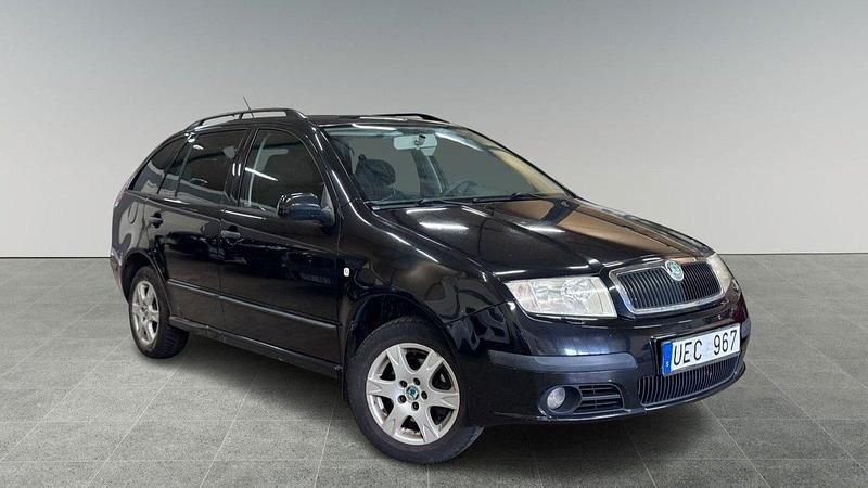 Svart Begagnad 2006 Skoda Fabia Halvkombi | 19 900 kr (Lite dyr) - Bild 1/4