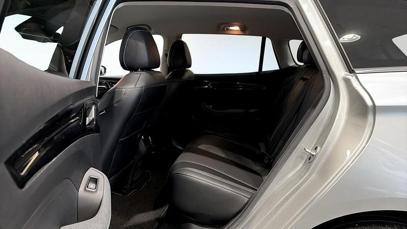 Begagnad MG MG5 EV Luxury 114 kW (156 HK) 2022 Silver Kombi