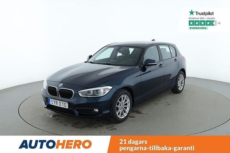 Blå Begagnad 2015 BMW 116 Advantage Halvkombi | 129 000 kr (Bra pris) - Bild 1/4