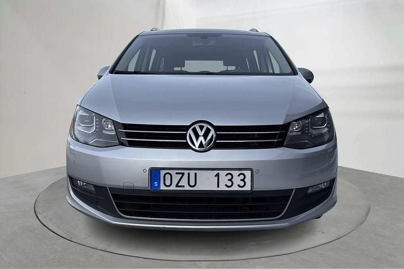 Begagnad VW Sharan 140 HK (102 kW) 2014 Silver Minibuss
