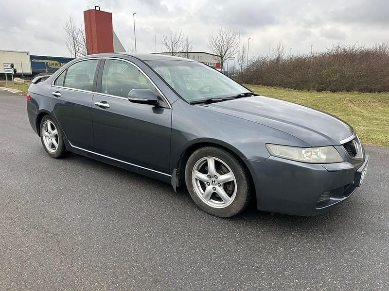 Begagnad 2005 Honda Accord | 28 000 kr (Marknadspris) - Bild 1/4