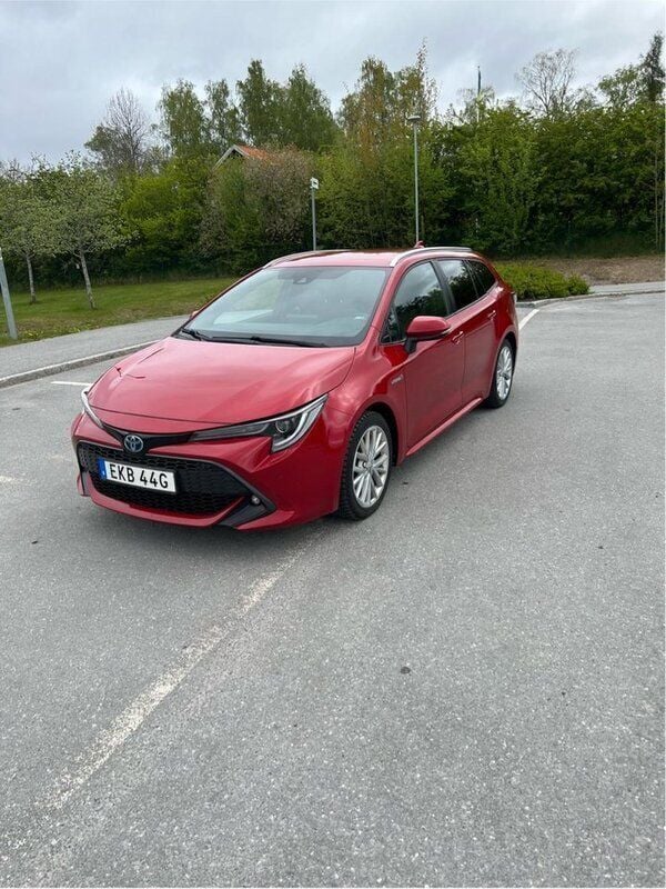 Röd Begagnad 2019 Toyota Corolla Style Kombi | 219 000 kr (Bra pris) - Bild 1/4