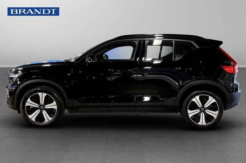 Begagnad Volvo XC40 Single Motor 175 kW (238 HK) 2023 Svart SUV