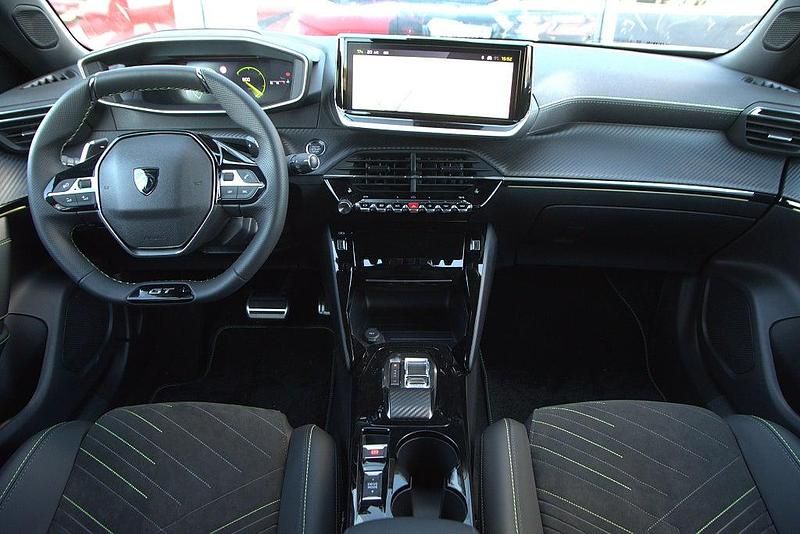 Begagnad Peugeot 2008 GT 131 HK (96 kW) 2024 Grå SUV