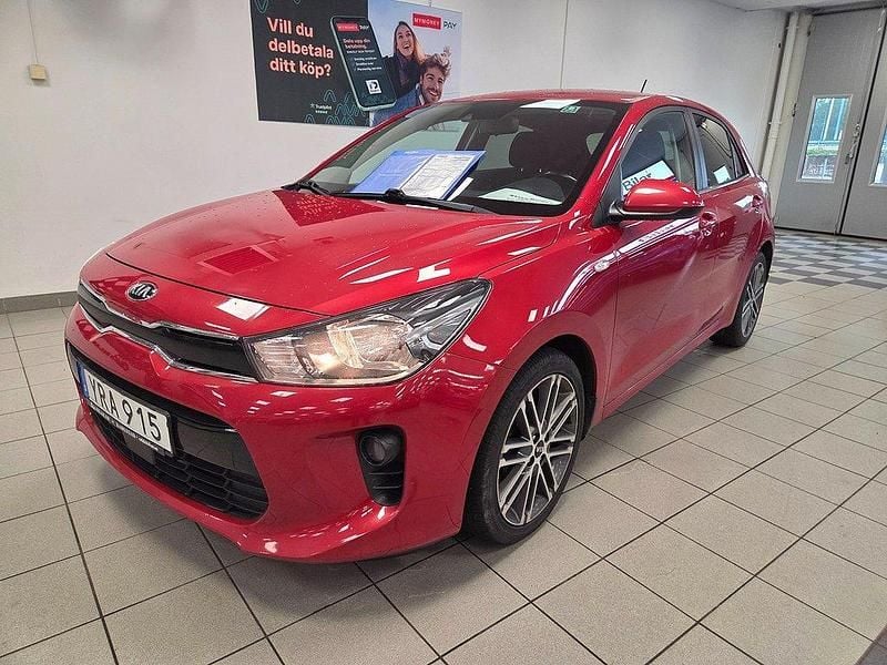 Röd Begagnad 2017 Kia Rio Launch Edition Halvkombi | 148 500 kr (Marknadspris) - Bild 1/4
