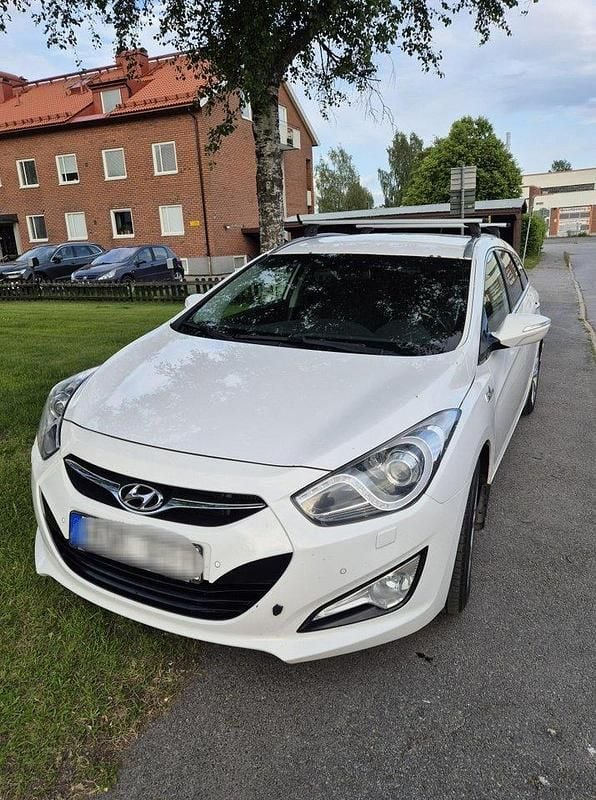 Vit Begagnad 2013 Hyundai i40 Kombi | 60 000 kr (Superpris) - Bild 1/4