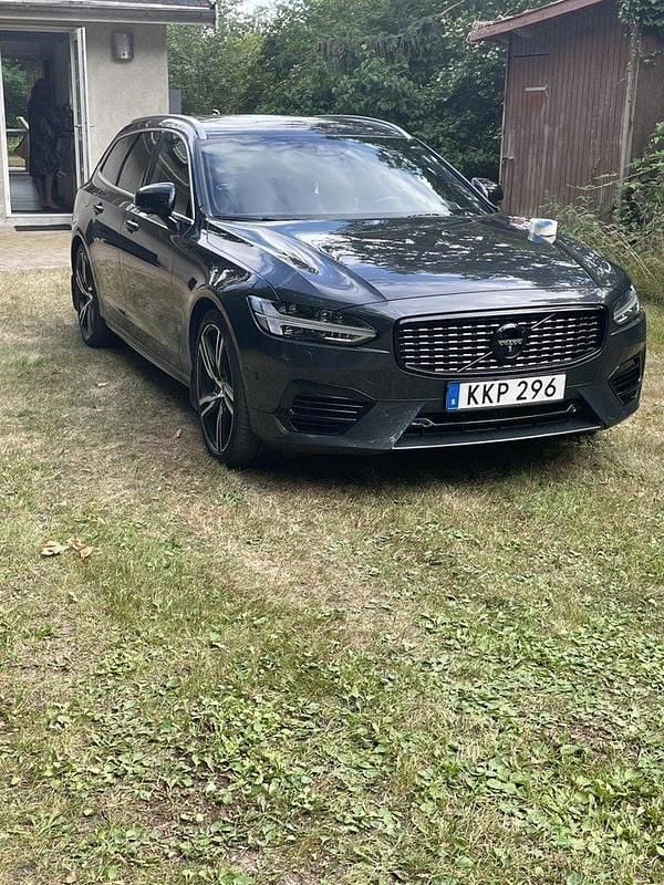 Grå Begagnad 2019 Volvo V90 R-Design Kombi | 360 000 kr (Dyr) - Bild 1/4