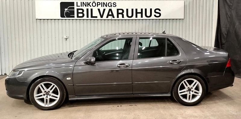 Grå Begagnad 2009 Saab 9-5 Vector Sedan | 79 900 kr - Bild 1/4