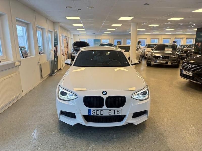 Begagnad BMW 118 M Sport 143 HK (105 kW) 2013 Vit Halvkombi