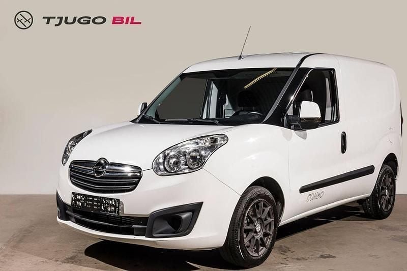 Vit Begagnad 2015 Opel Combo Minibuss | 69 900 kr (Dyr) - Bild 1/4