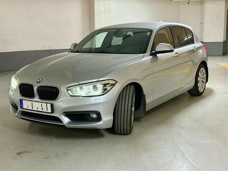 Silver Begagnad 2016 BMW 118 Advantage Halvkombi | 139 000 kr (Bra pris) - Bild 1/4