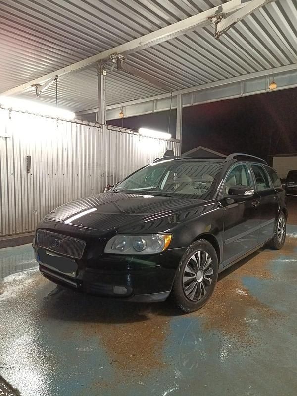 Begagnad 2007 Volvo V50 Kombi | 26 000 kr (Marknadspris) - Bild 1/4