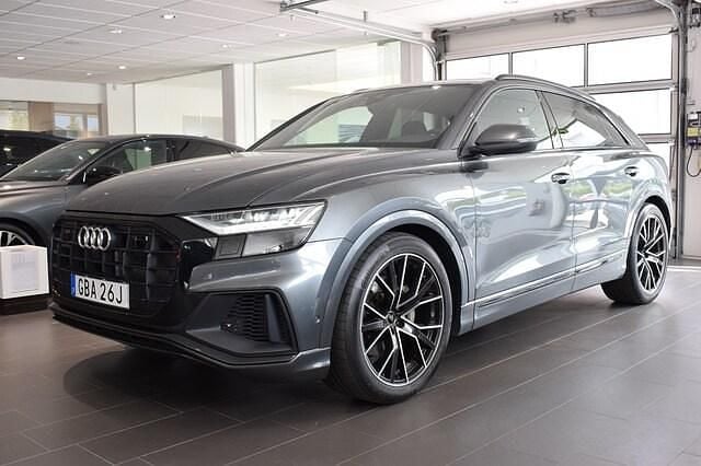 Grå (daytonagrå pärleffekt) Begagnad 2023 Audi Q8 S-Line SUV | 749 000 kr (Marknadspris) - Bild 1/4