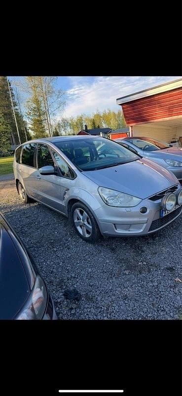 Silver Begagnad 2007 Ford S-MAX S Minibuss | 25 000 kr (Bra pris) - Bild 1/4