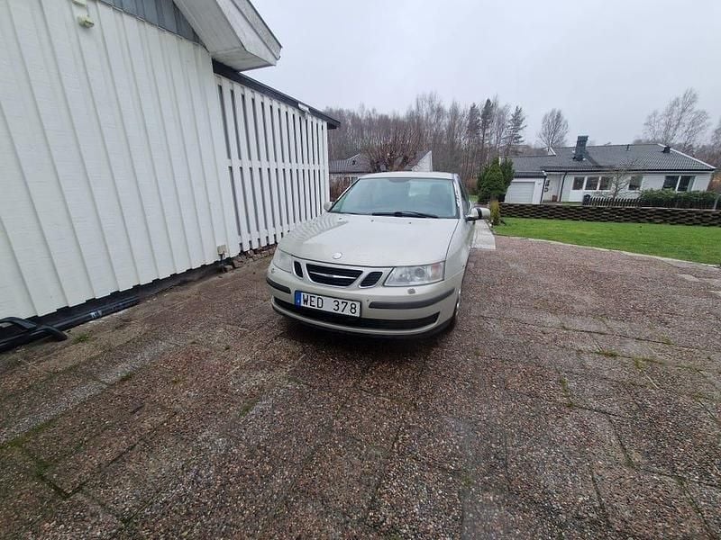 Begagnad 2005 Saab 9-3 Sedan | 14 700 kr (Bra pris) - Bild 1/4