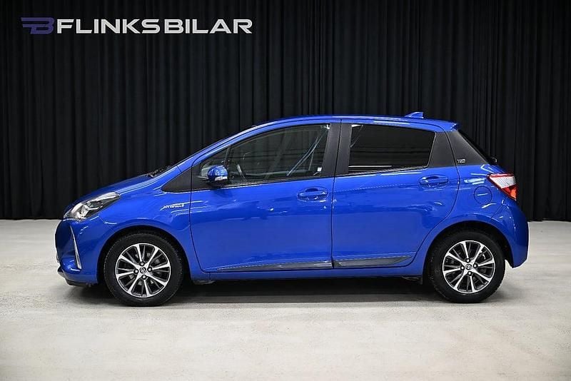 Begagnad Toyota Yaris Hybrid Edition 101 HK (74 kW) 2019 Blå Halvkombi