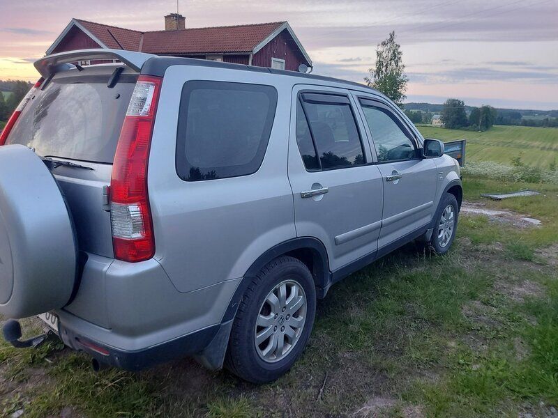 Silver Begagnad 2006 Honda CR-V SUV | 45 000 kr (Marknadspris) - Bild 1/3