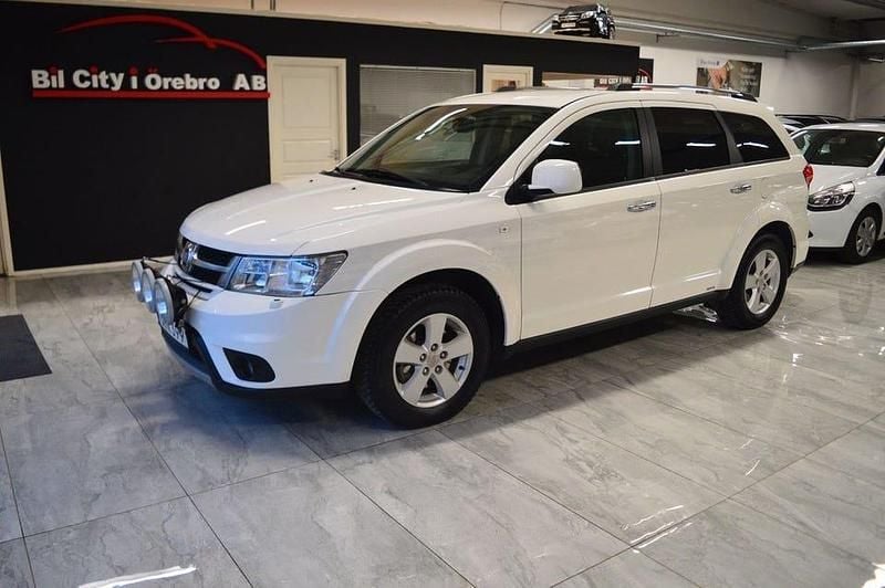 Vit Begagnad 2014 Fiat Freemont Sport SUV | 129 900 kr (Lite dyr) - Bild 1/4