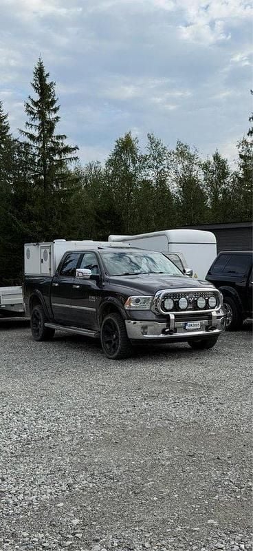 Grå Begagnad 2014 Dodge Ram Pickup | 299 000 kr (Bra pris) - Bild 1/4